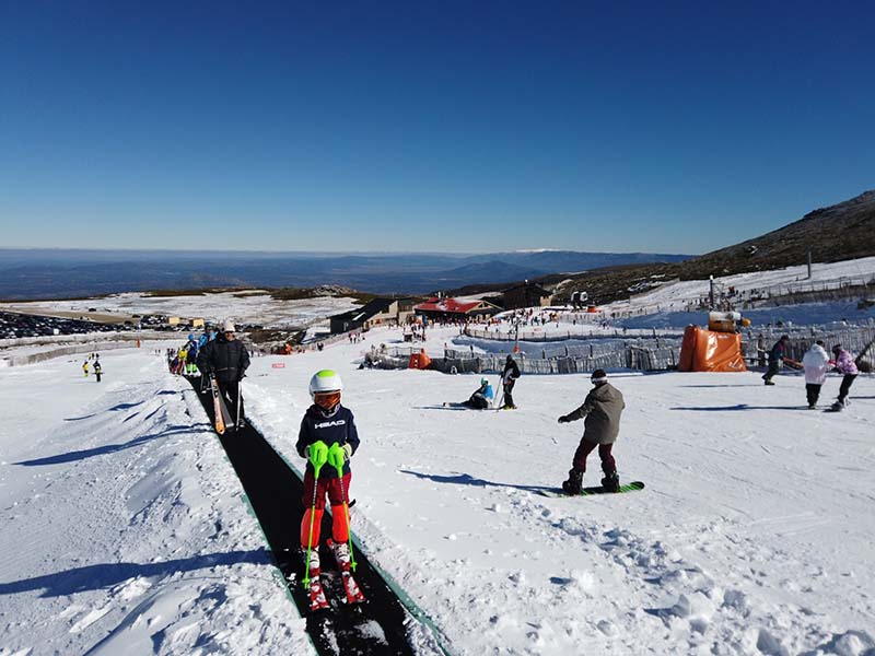 La Covatilla comienza a preparar la temporada con la apertura de las bolsas de empleo