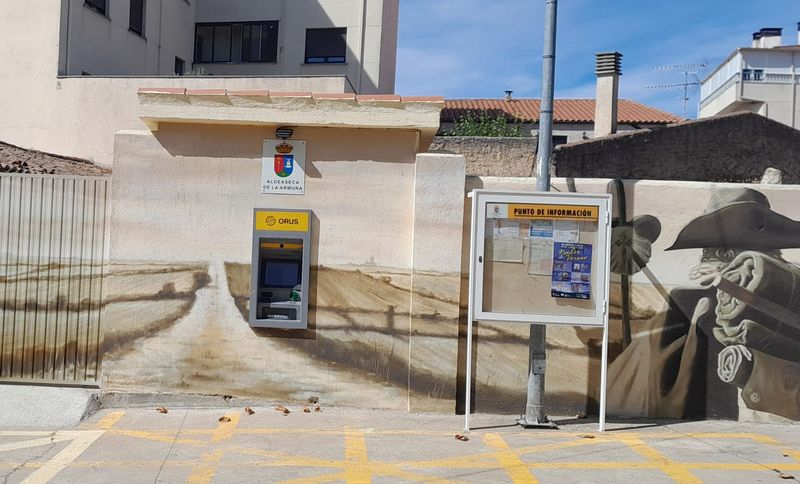 Dos años de bienestar entre los vecinos de Aldeaseca de la Armuña por su cajero automático multiservicio
