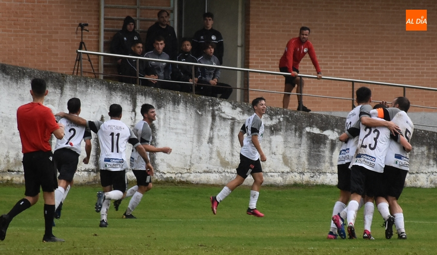 Luchado arranque con victoria del Ciudad Rodrigo remontando al filial de Unionistas
