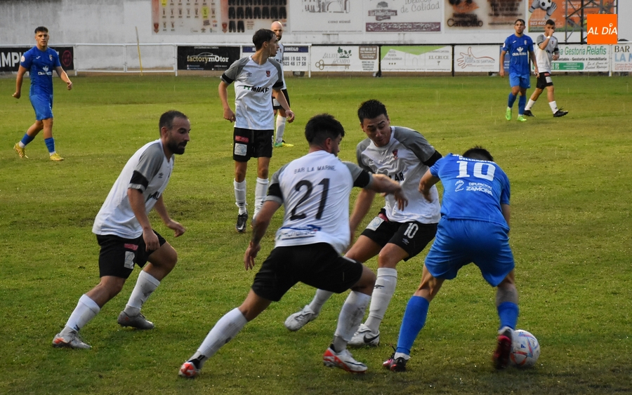 El Ciudad Rodrigo celebra sus 70 años firmando tablas con el Villaralbo bajo un tormentón