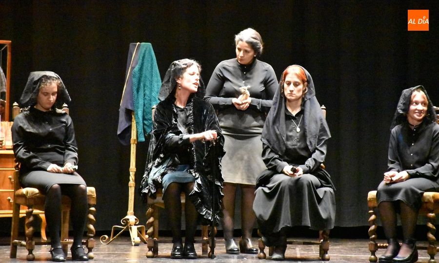 El Teatro Nuevo roza el lleno gracias al Taller de Teatro Intergeneracional