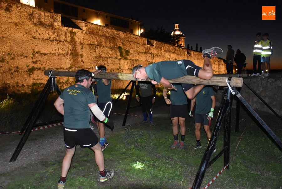Espectacular velada de competición y aventura con el patrimonio y el río como marcos