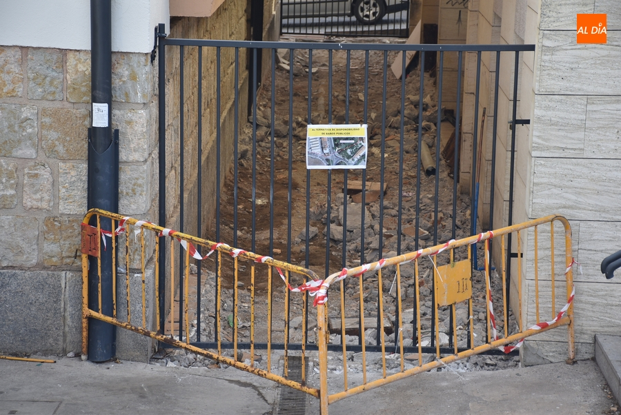 En marcha la sustitución del suelo entre El Badulake y el Mercado de Abastos