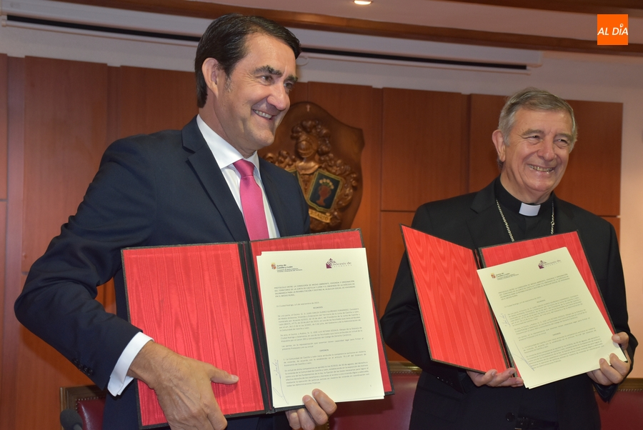 Firmado en Ciudad Rodrigo un convenio para que la Diócesis de Salamanca se una a Rehabitare