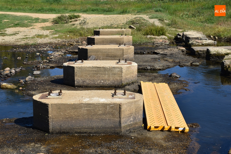 Retirada la pasarela del Águeda en pleno veranillo de San Miguel
