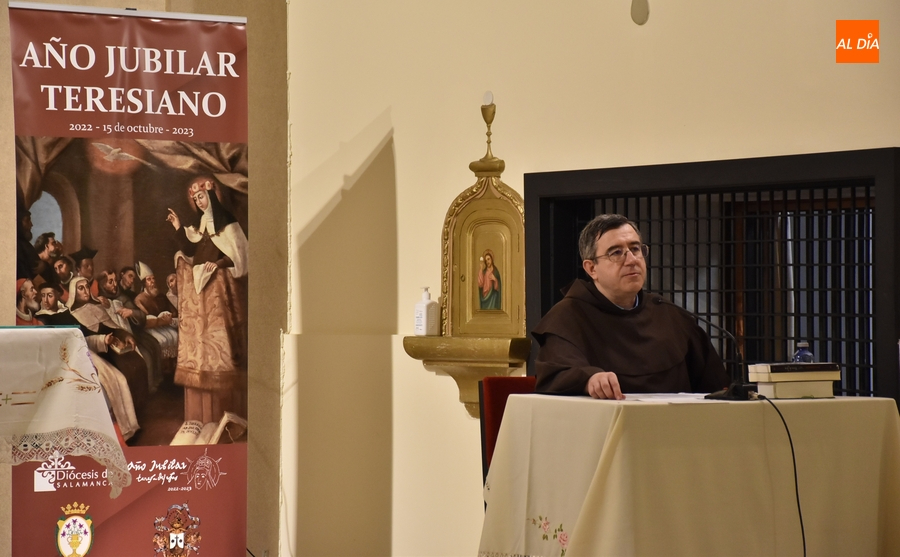 El Padre Antonio Benéitez repasa la figura de Santa Teresa de Jesús como Santa y Doctora