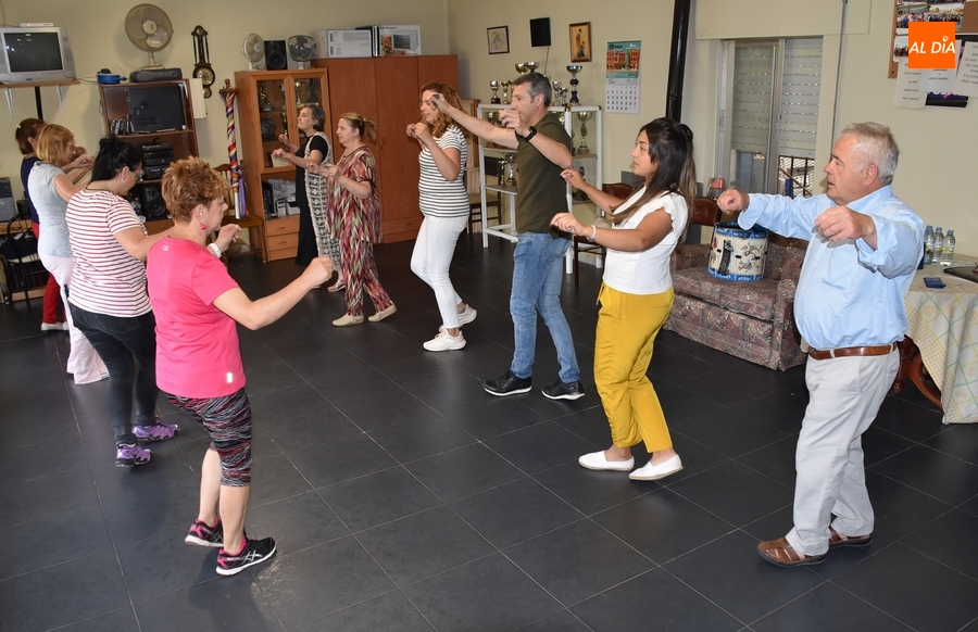 En marcha las inscripciones para el taller de baile charro y percusión de la Avenida de España