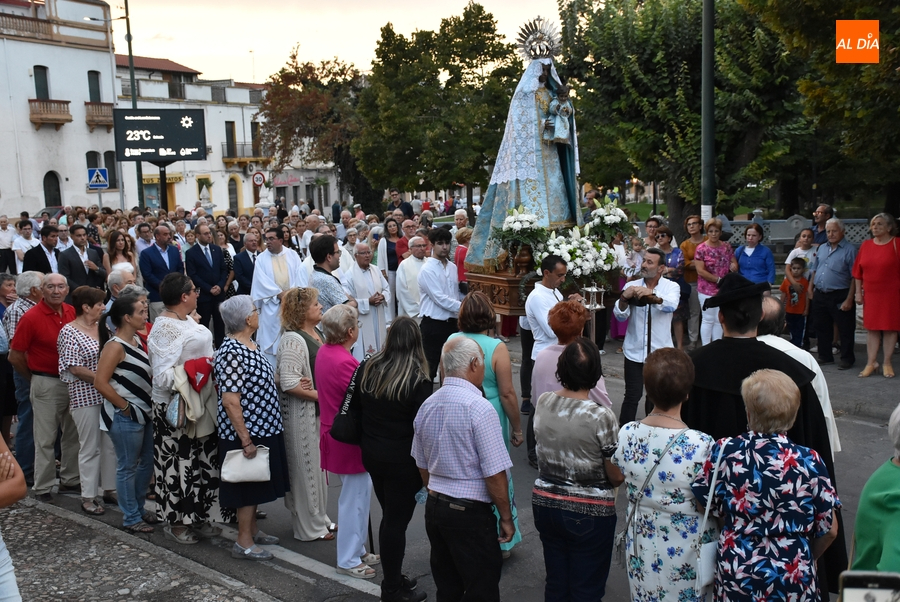 Multitudinario acompañamiento a la Virgen de la Peña en su transcurrir por las calles mirobrigenses