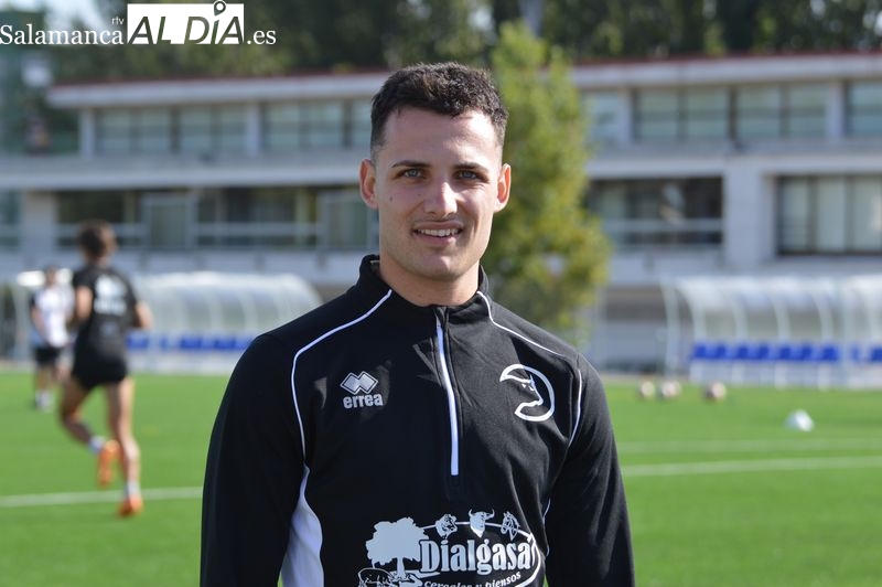 Juan Serrano entrena por primera vez como jugador de Unionistas