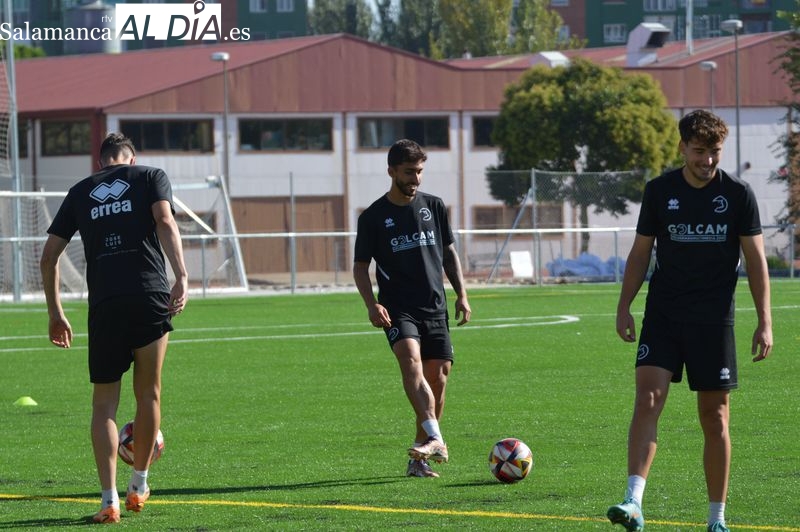 Unionistas estrena el nuevo campo de fútbol 11 del Reina Sofía con su primer entrenamiento