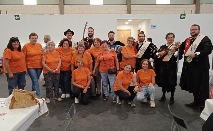 Bolilleras de Miróbriga y comarca toman parte en el VI Encuentro de Encajeras de Acebo