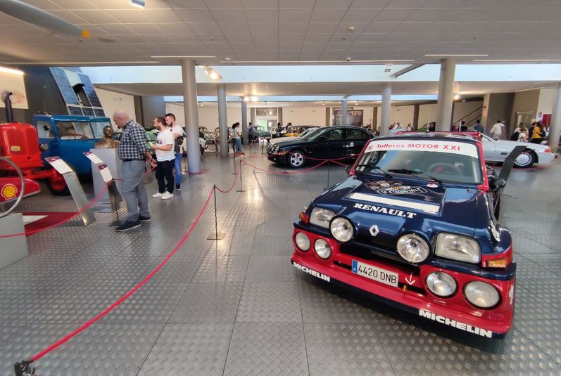 El Museo de Historia de la Automoción de Salamanca prorroga un mes la exposición que rinde homenaje a Renault