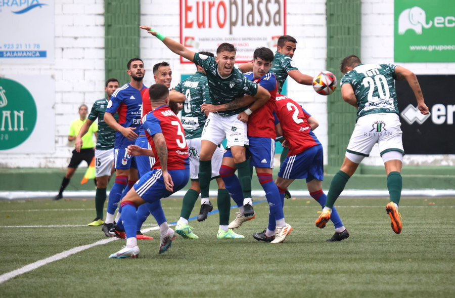 El CD Guijuelo abre el curso con victoria sobre el Langreo (2-0)