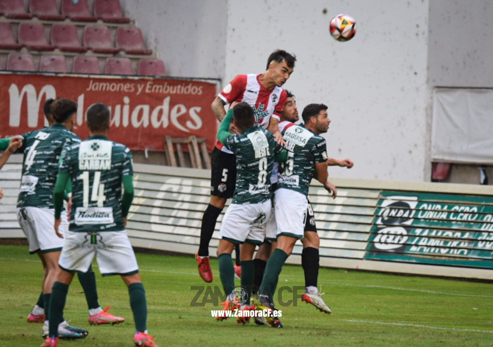 El CD Guijuelo cede el coliderato... pero se mantiene en playoff