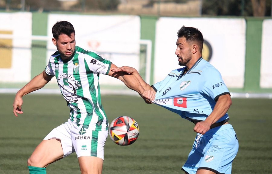 El CD Guijuelo se reencuentra con la victoria a costa del Coruxo (2-0)