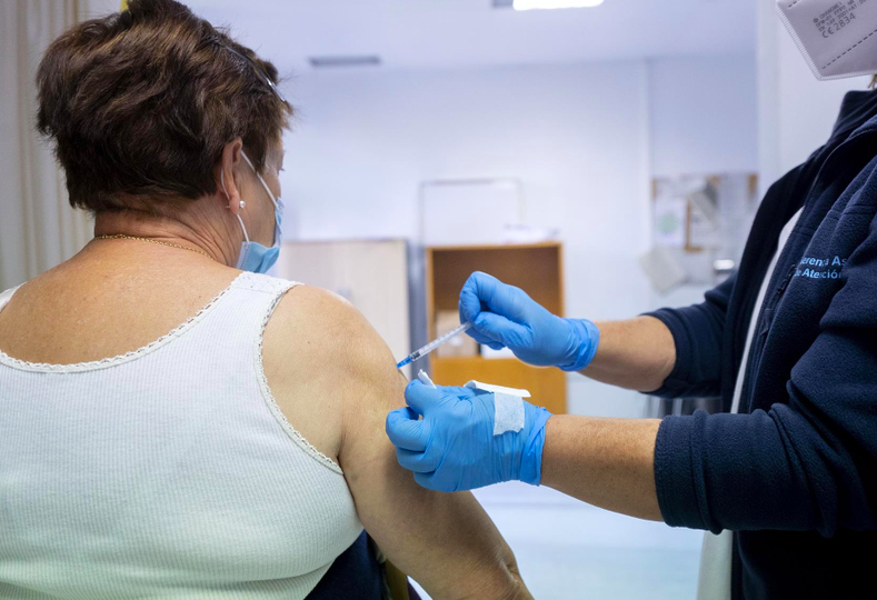 Todo lo que tienes que saber sobre el reparto de vacunas contra el covid-19 y  la gripe en Salamanca