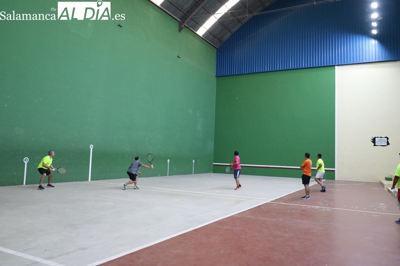Arranca en Vitigudino el XII Campeonato de Frontenis con 16 parejas de varios puntos de la Comunidad