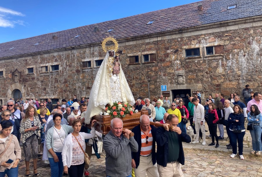 Múltiples mirobrigenses suben hasta el Santuario de la Peña de Francia