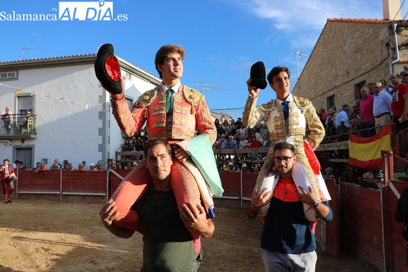 Triunfo de Salvador Herrero y Noel García en Mieza con una buena novillada de Valrubio