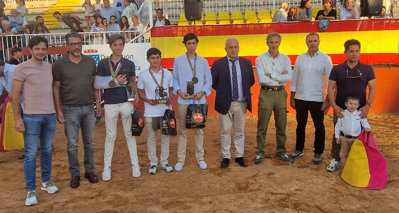 Los triunfadores del Certamen Clase Práctica de la Escuela de Tauromaquia Diputación de Salamanca