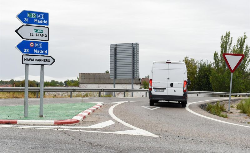 Localizan vivo el niño que desapareció junto a su familia al caer anoche su coche al río Alberche (Madrid)