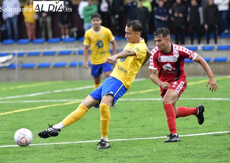 El Monterrey y el filial de Unionistas estrenan el nuevo campo de fútbol 11 del Reina Sofía