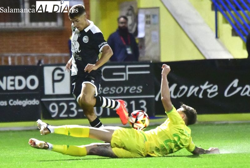 Unionistas se agarra a la fuerza del Reina Sofía para que ni el Dépor pueda romper su idilio (1-1)
