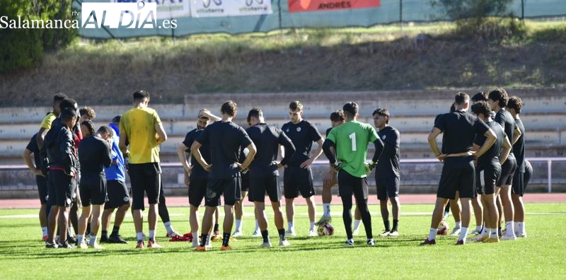 El Salamanca UDS, al completo en el entrenamiento y centrado en lo suyo: ganar al Laguna y mantener el liderato