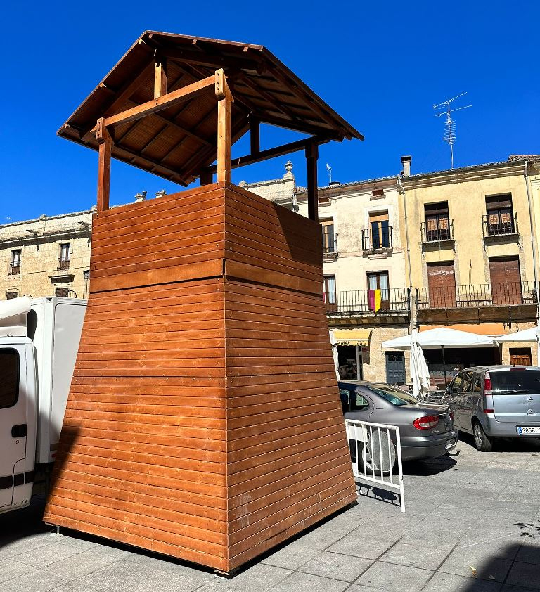 Instalada una Torre de asedio y un mapa para que los visitantes marquen su procedencia