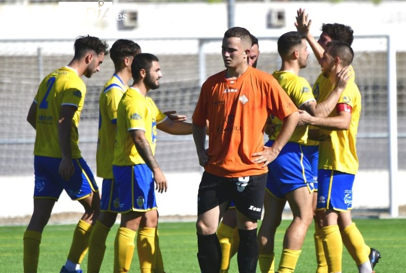 El Monterrey golea a la UD Mirobrigense en su primer partido oficial en el anexo del Reina Sofía (7-3)