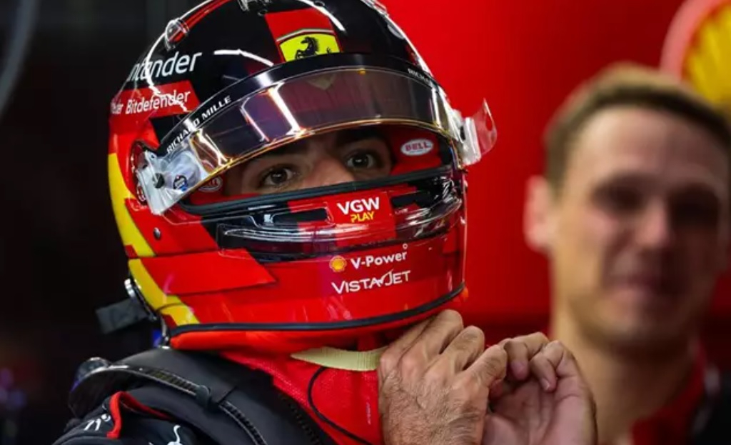 Carlos Sainz firma la pole en Singapur