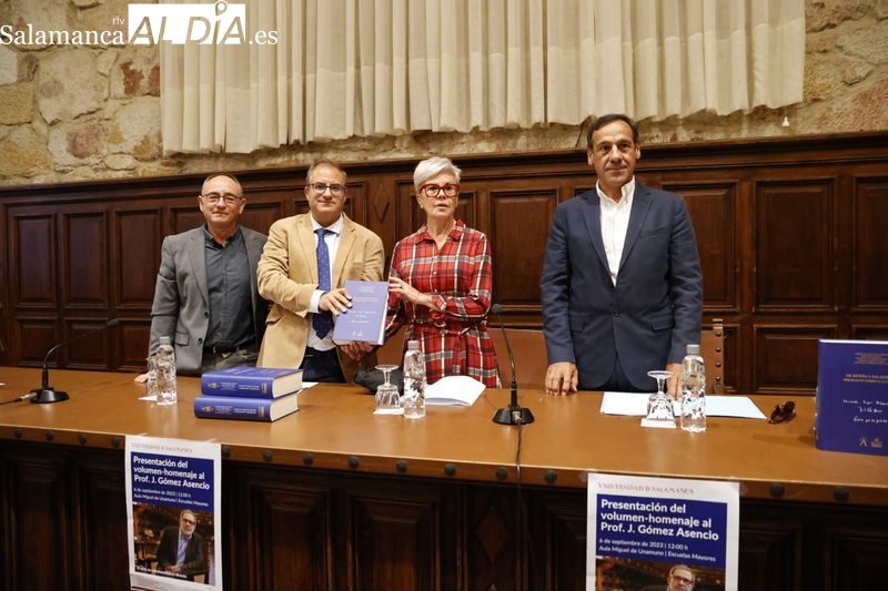 Sentido homenaje al profesor Gómez Asencio, uno de los hispanistas más reputados de su generación