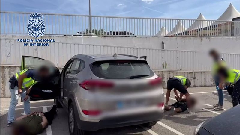 Espectacular detención en Tarragona de dos jóvenes por asesinar y robar al padrastro de uno de ellos 