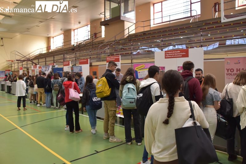Feria de Bienvenida, el escaparate de la USAL para los nuevos estudiantes