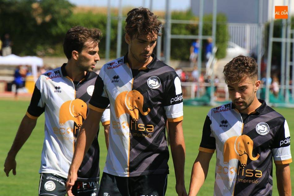 Javi Ribelles, ex de Unionistas, se retira del fútbol a los 31 años