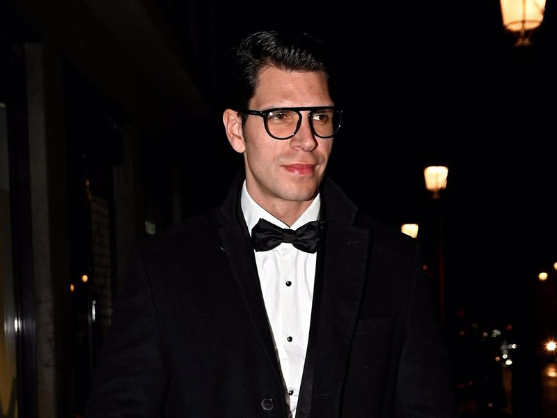 Diego Matamoros la lía en redes sociales al compartir por error fotografías con Carla Barber