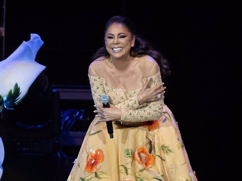 Isabel Pantoja revoluciona Sevilla con su concierto en La Cartuja