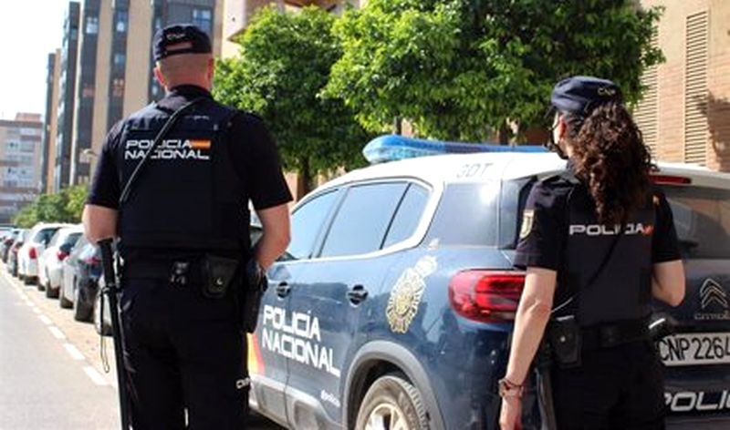 Estafan a 30 clientes de una agencia de viajes de la Avenida de Comuneros