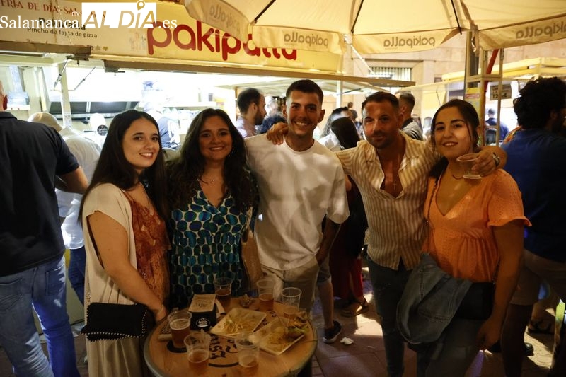La Plaza de Los Bandos, llena de salmantinos disfrutando de las casetas