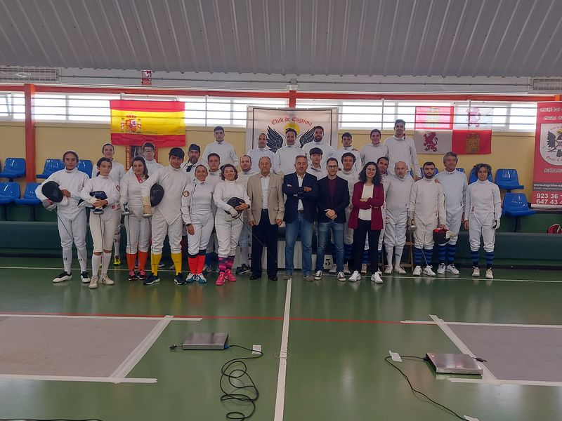 El club de esgrima de Salamanca, el Gran Capitán, compite con equipos de otras provincias y de Portugal