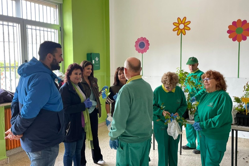 Colegios, Acopedis o los Talleres de Empleo reciben más de 1000 árboles donados