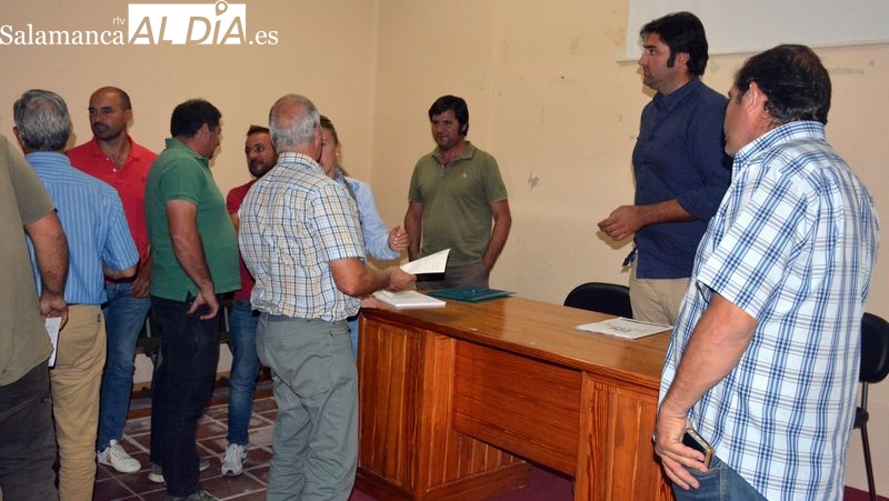 Ganaderos Unidos de Castilla y León anima a luchar por la supervivencia de las explotaciones de vacuno