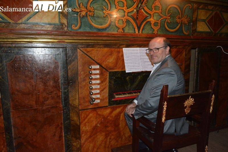 La música de órgano llena de Sonidos Centenarios la iglesia de Lumbrales