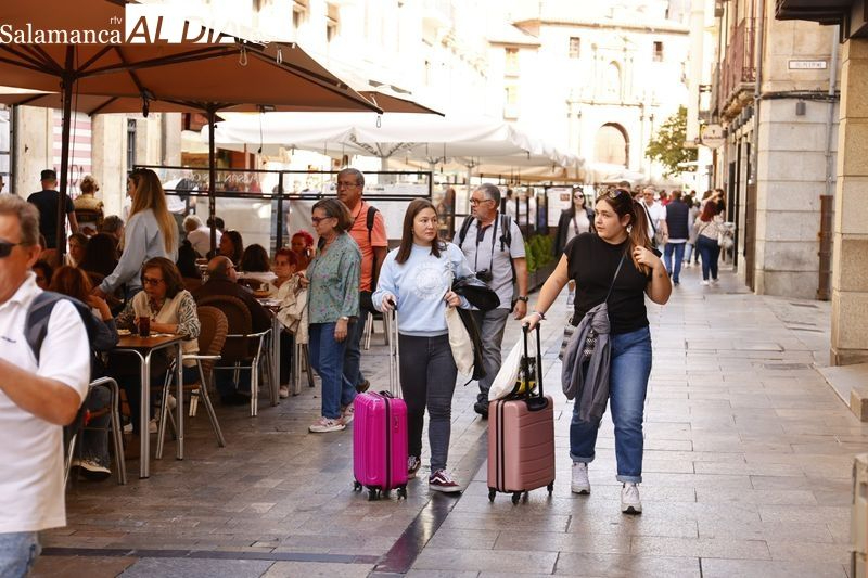 Los salmantinos tienen ganas de viajar y a pesar del aumento de precios, recuperan los viajes de larga distancia