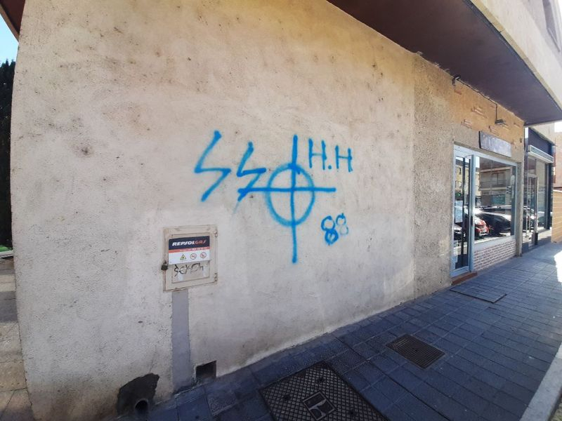 Pintadas con simbología nazi en Villamayor