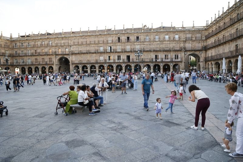 Las familias numerosas de Salamanca ya no tendrán que renovar su condición cada cinco años