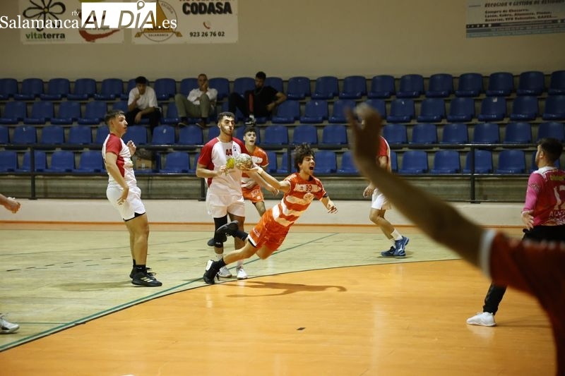 El BM Salamanca cae a domicilio en un partido lleno de goles (42-38)