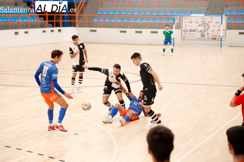 Unionistas FS golea al Sala Ourense 2014 y se recupera tras la eliminación de Copa (7-2)