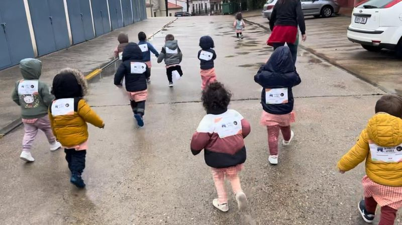 La Escuela Infantil Municipal recauda más de 500 euros en su lucha contra la leucemia infantil