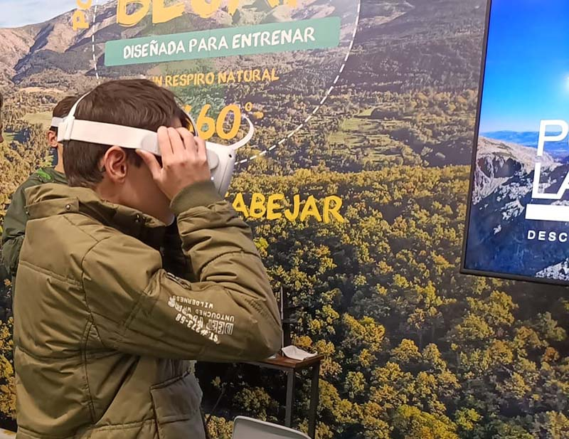 Béjar habilita un autobús para acudir a INTUR